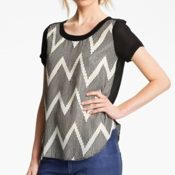 L'AGENCE Tops - L’Agence Sequin Silk Chevron Zig Zag Top Blouse Black Cream Size 6